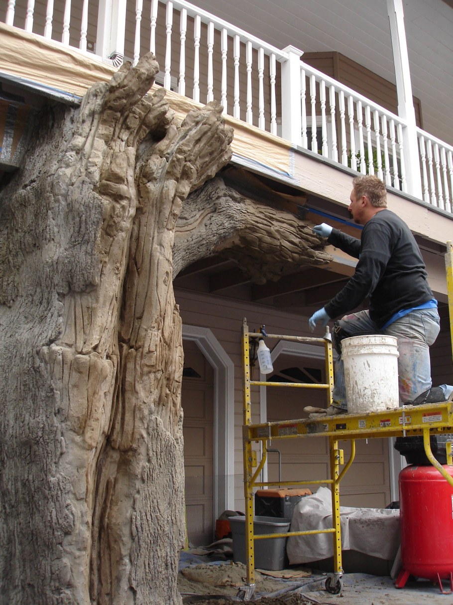 Дерево из бетона