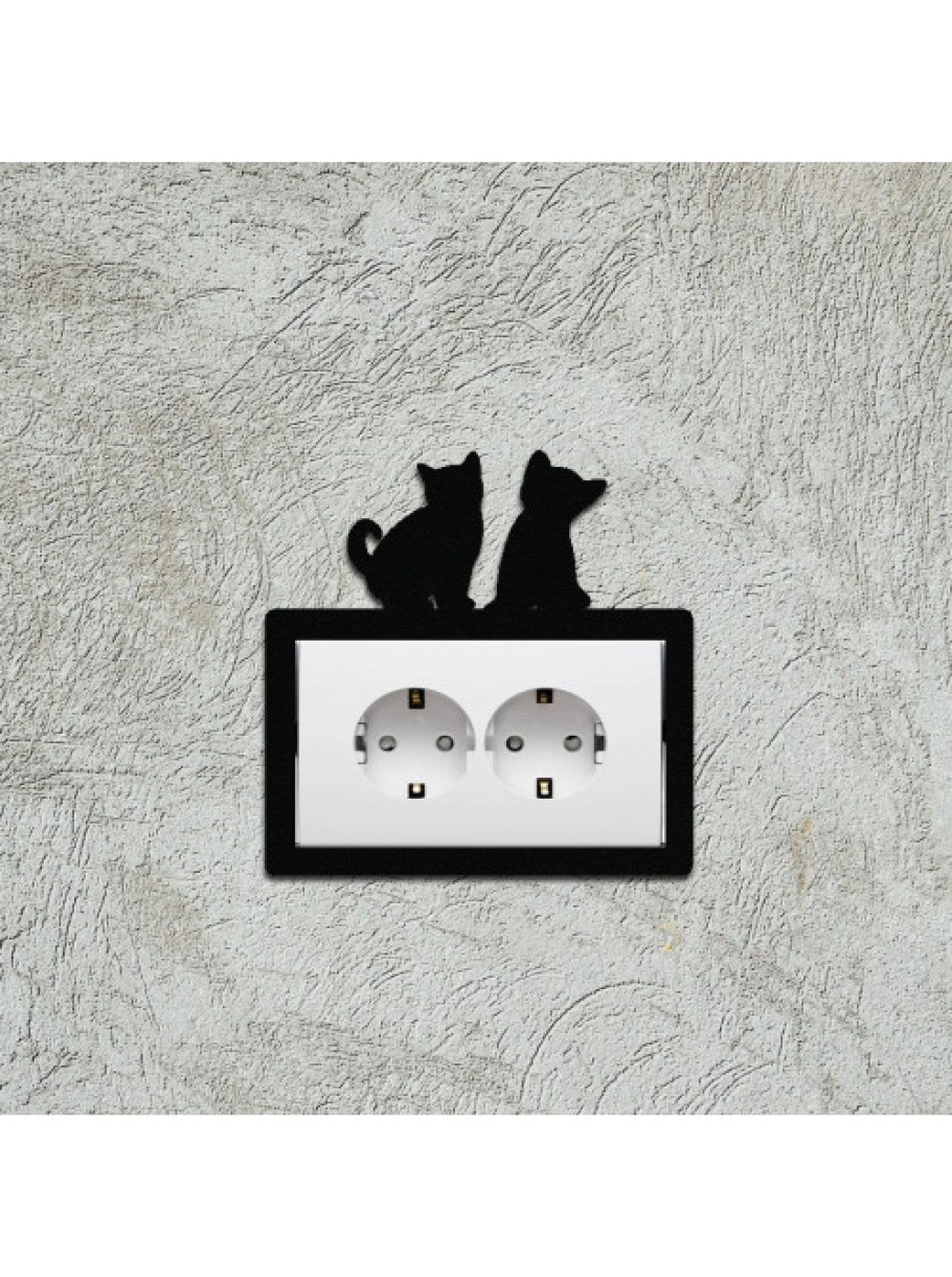 Декоративная рамка для розетки