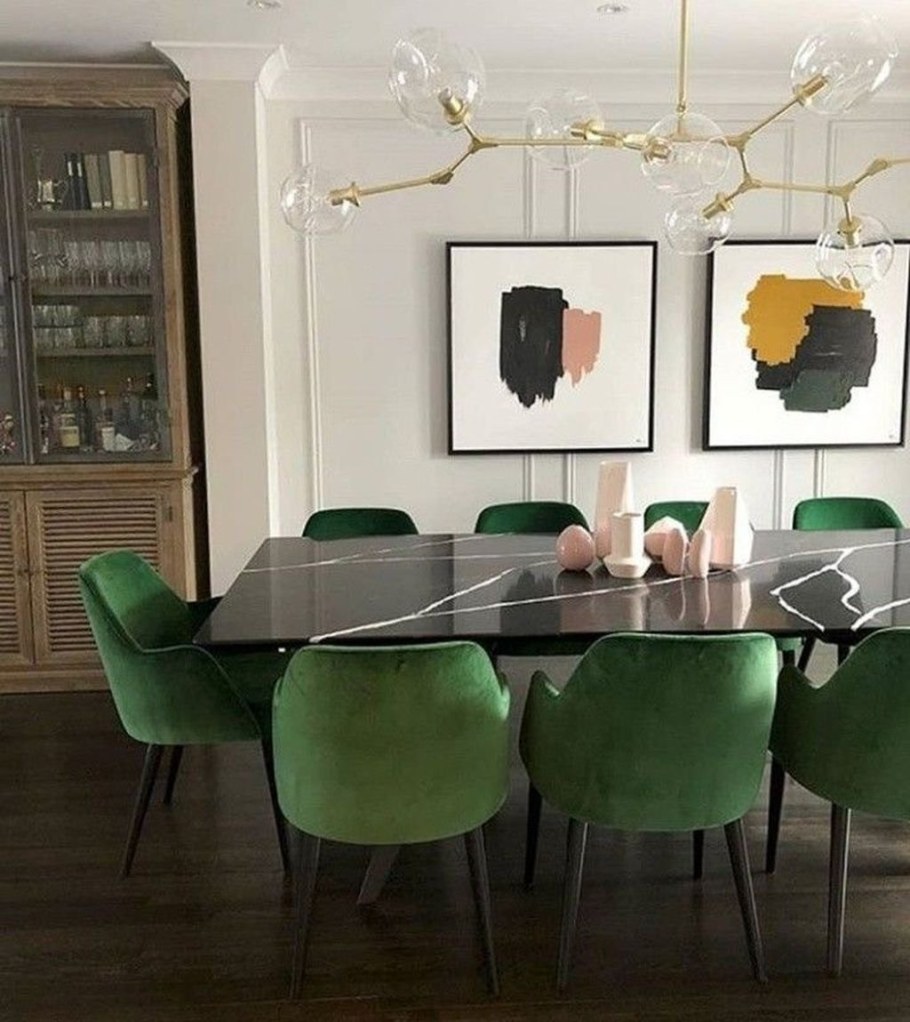 Зелёные стулья в интерьере кухни