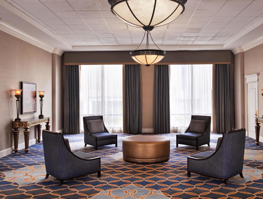 Шератон Даунтаун отель