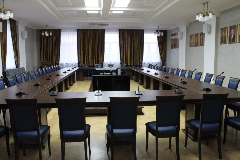 ВГУ конференц зал трибуна