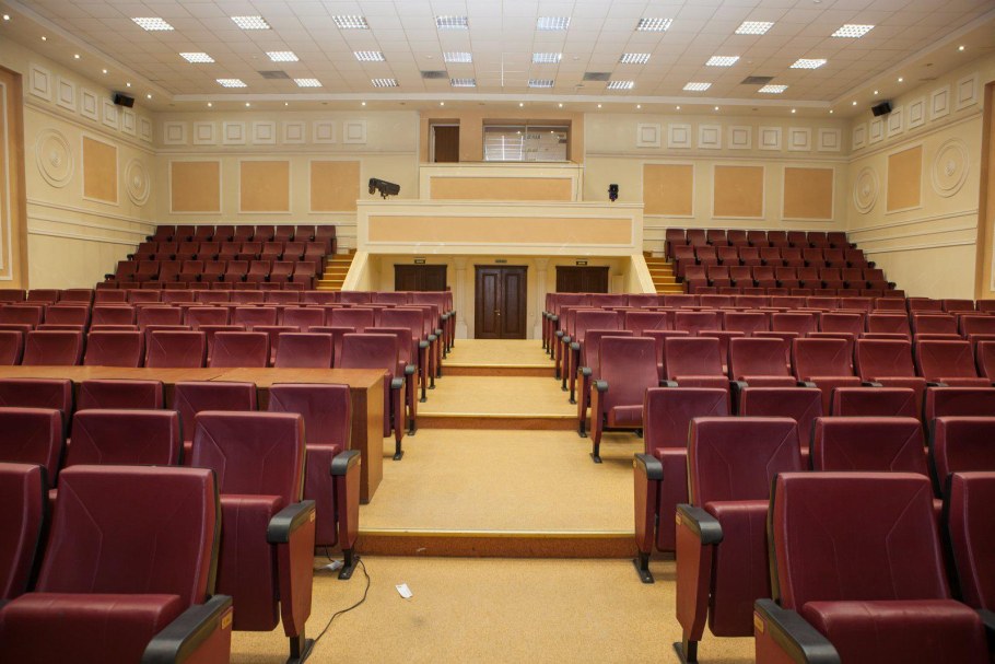 БГУ Петровского актовый зал