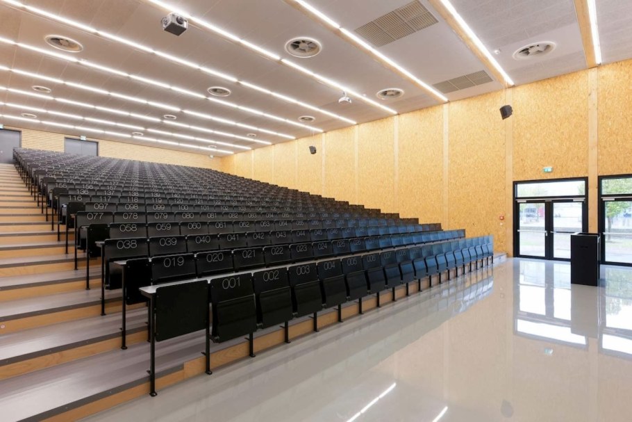 Мюнхен университет лекционный зал