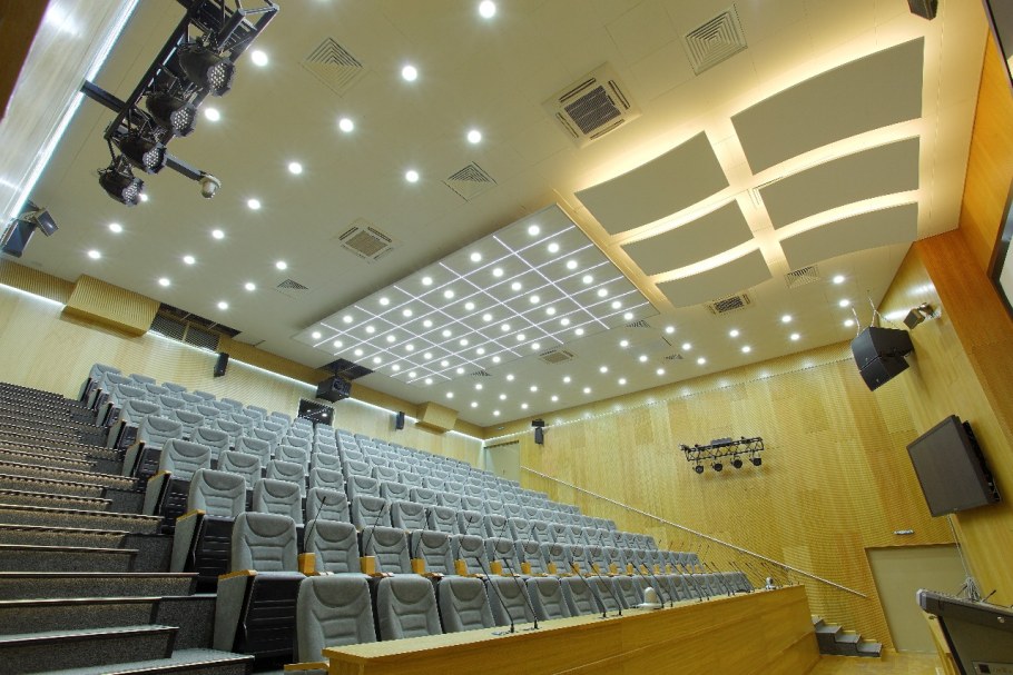 Политехнический университет актовый зал