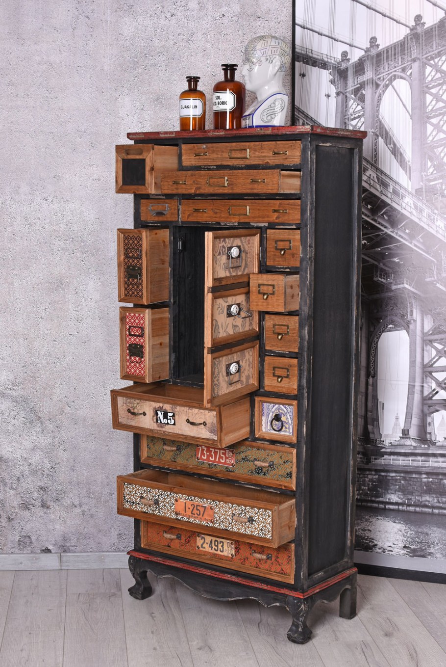 Необычные комоды из дерева