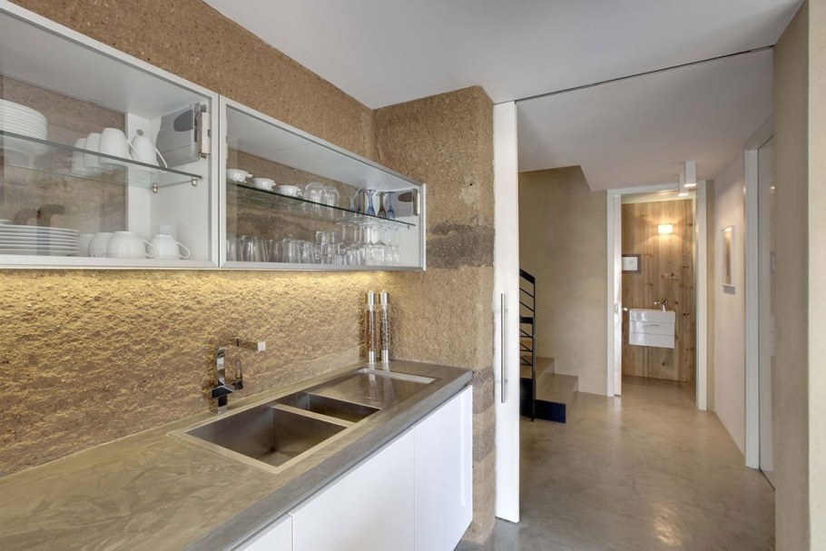 Декоративная штукатурка короед в интерьере