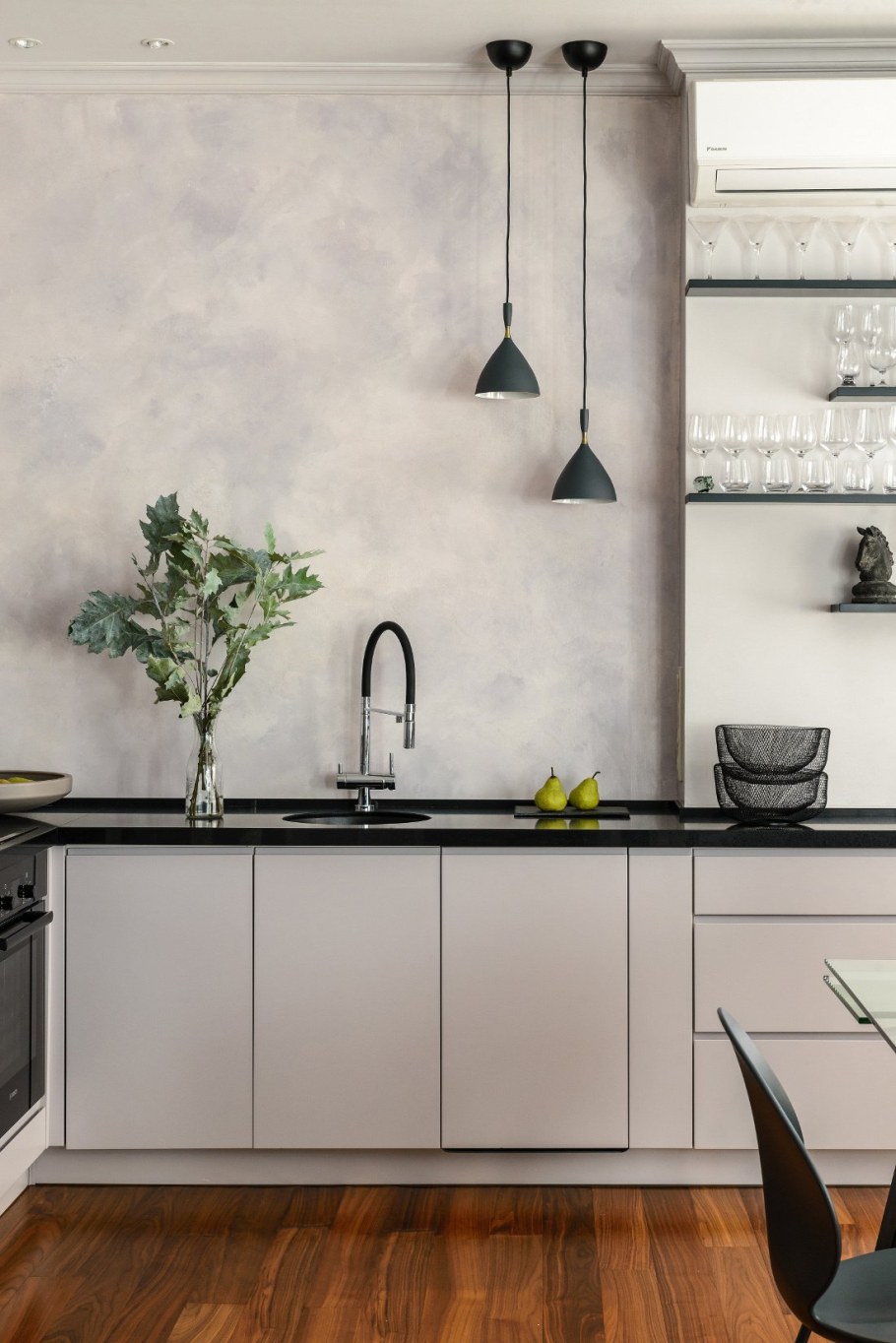 Венецианская штукатурка на кухне