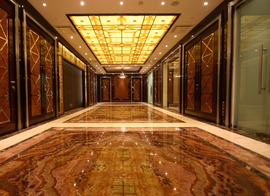 Мраморный пол Оникс