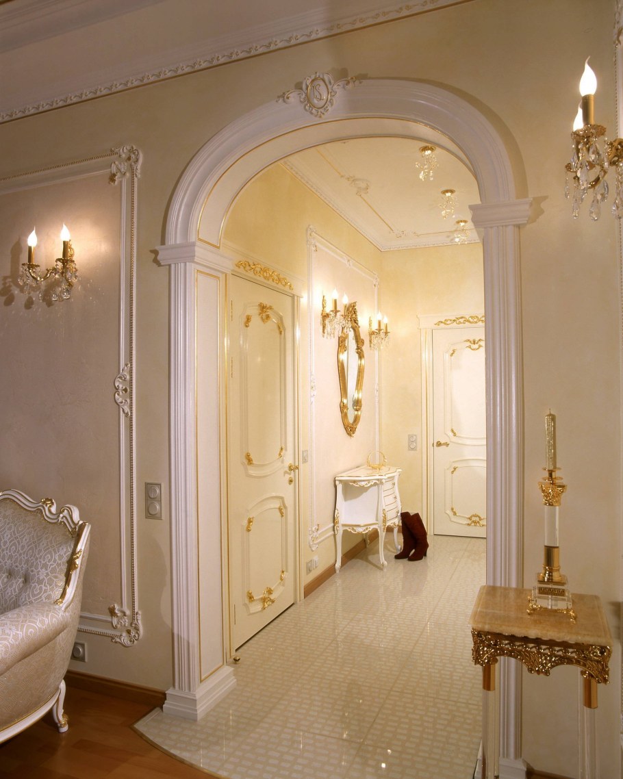 Колонны в прихожей