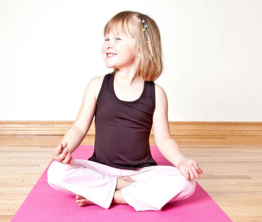 Занятия йогой для детей