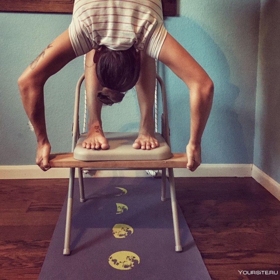 Уттанасана поза йоги Айенгара