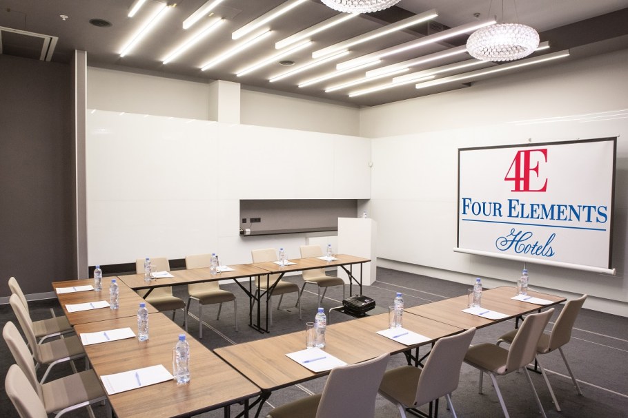 Four elements Ekaterinburg конференц-зал