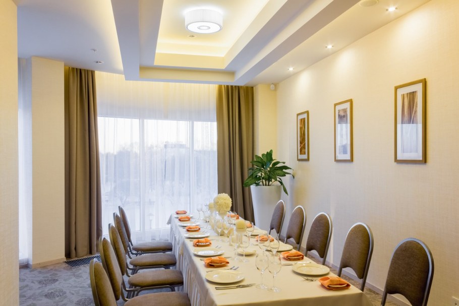 Конференц-зал Эверест, Киров