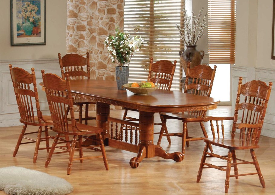 Столы и стулья из массива дерева