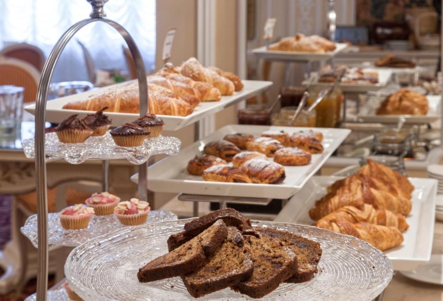 Кафе в Эрмитаже Санкт-Петербурга