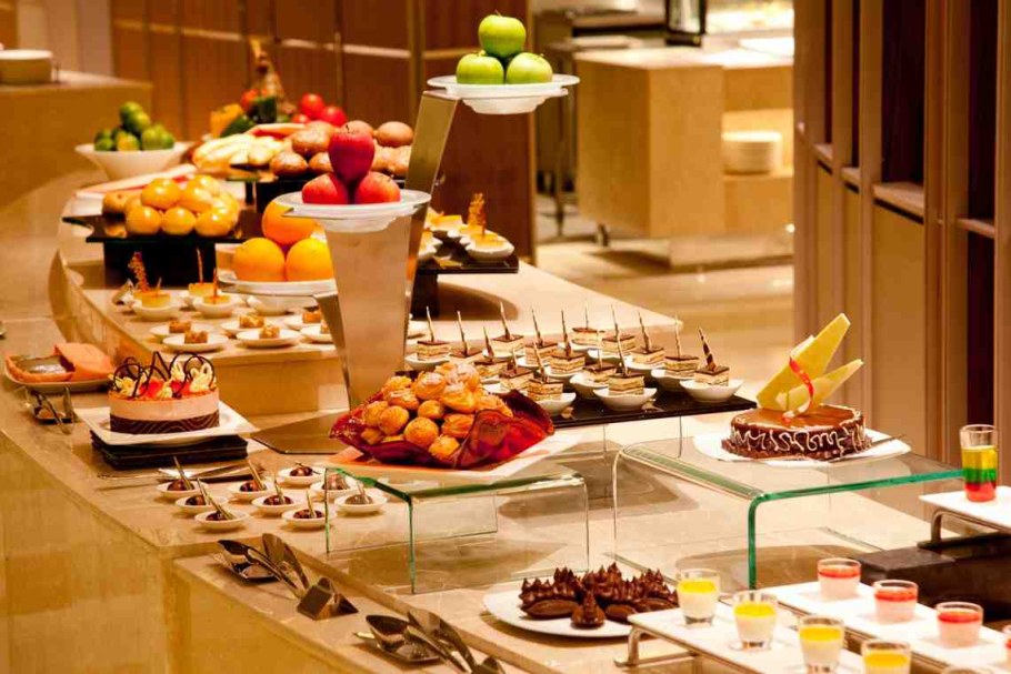 Сервировка шведского стола завтрак