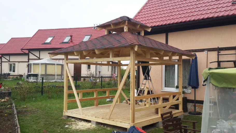 Двойная крыша для беседки