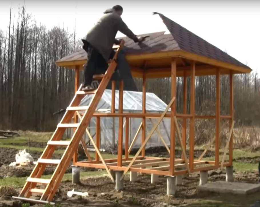 Беседки стены с мягкой черепицей