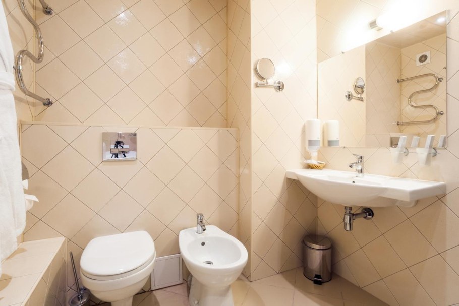 Охтинская гостиница Санкт-Петербург ванная комната