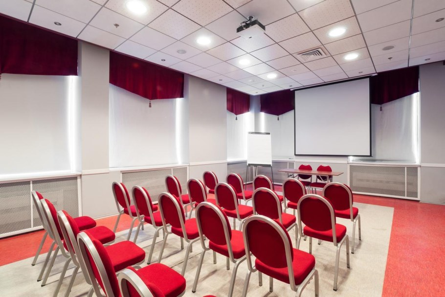 Гостиница Охтинская Санкт-Петербург конференц зал