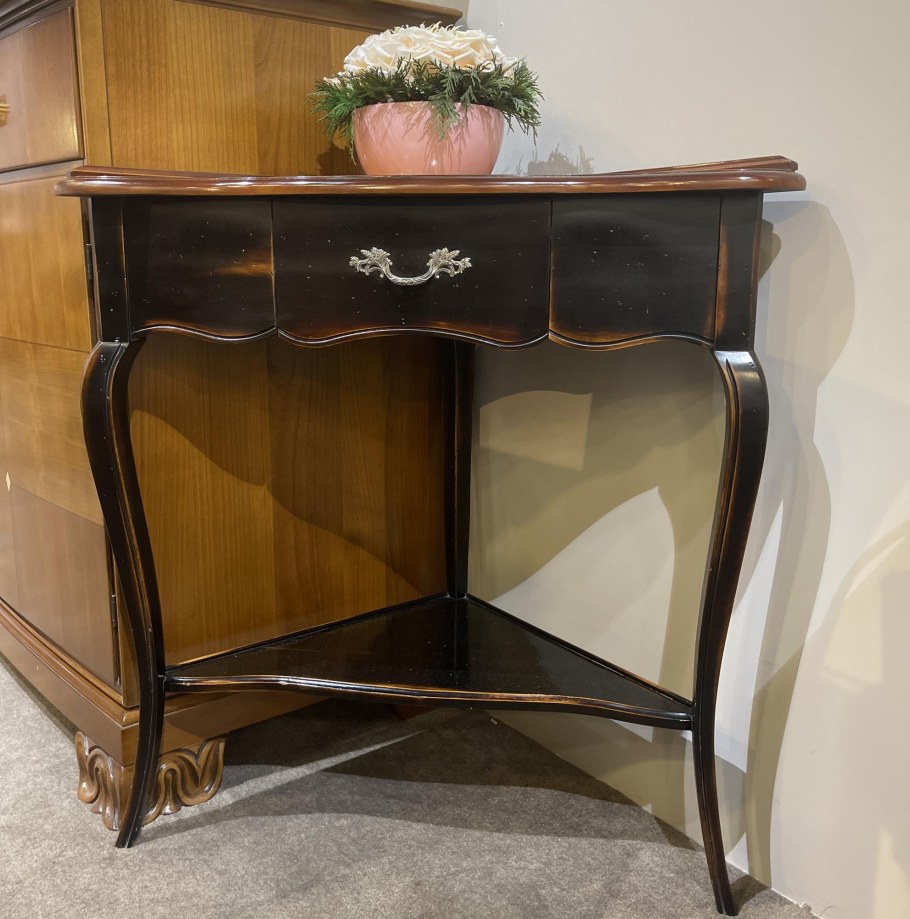 Консоль угловая в прихожую классика