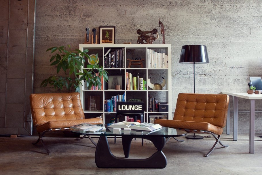 Кресло в гостиную лофт