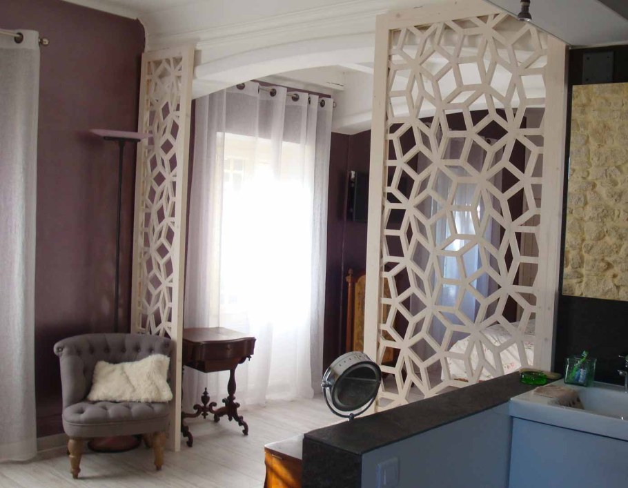 Декоративная резная перегородка для зонирования