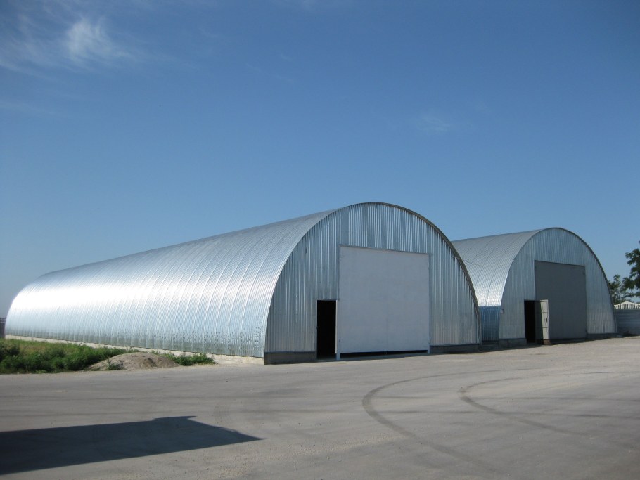 Полукруглый ангар