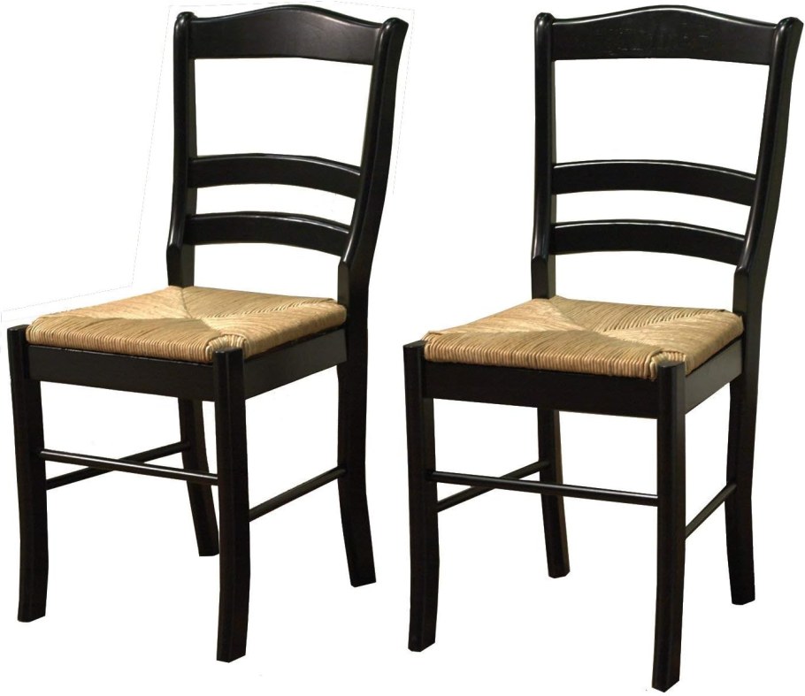 Стул с плетеным сиденьем