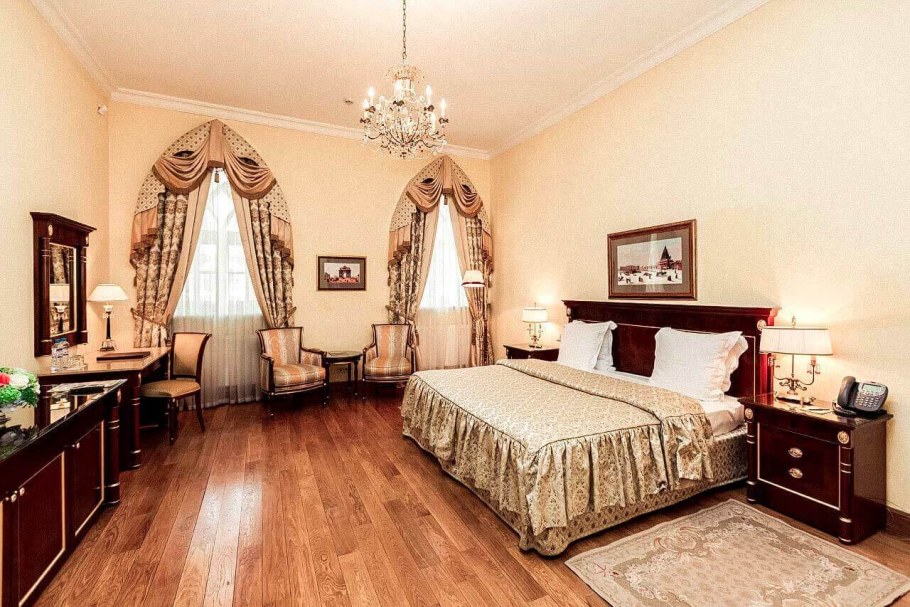 Петровский путевой дворец в Москве отель