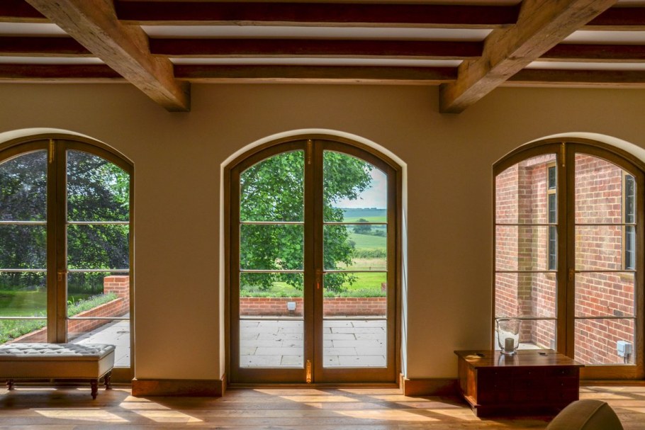 Арочные деревянные окна