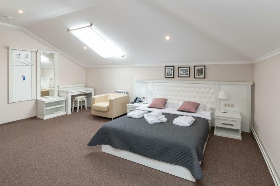 Отель Леон Щербинка