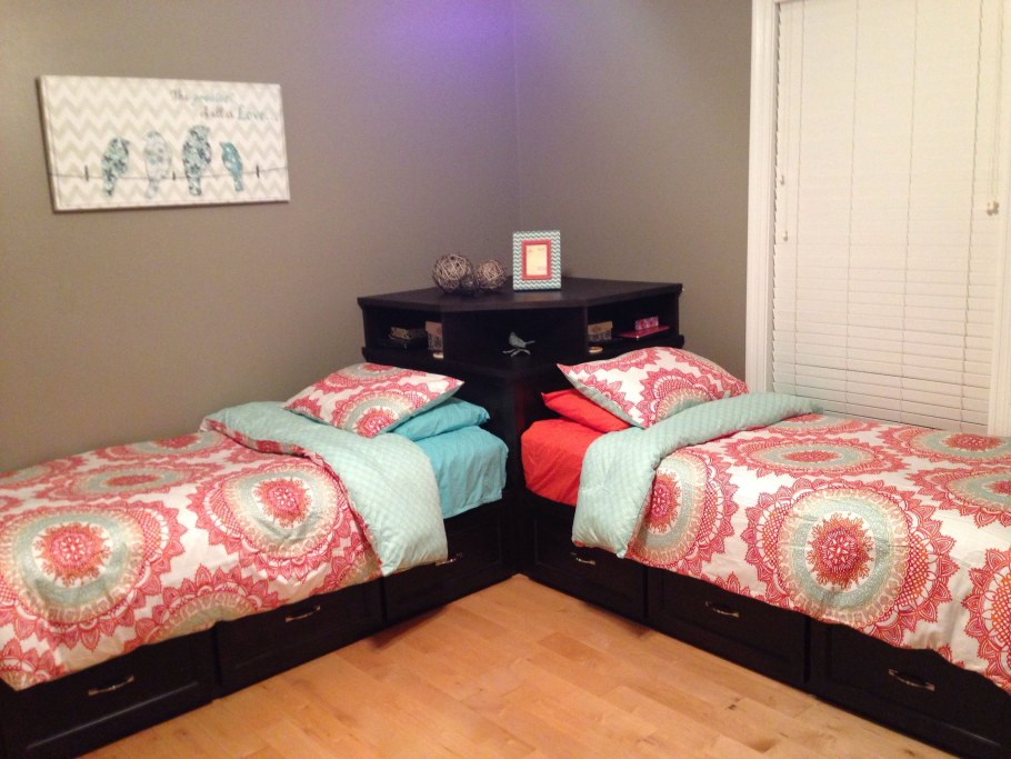 Спальня 2 кровати односпальные