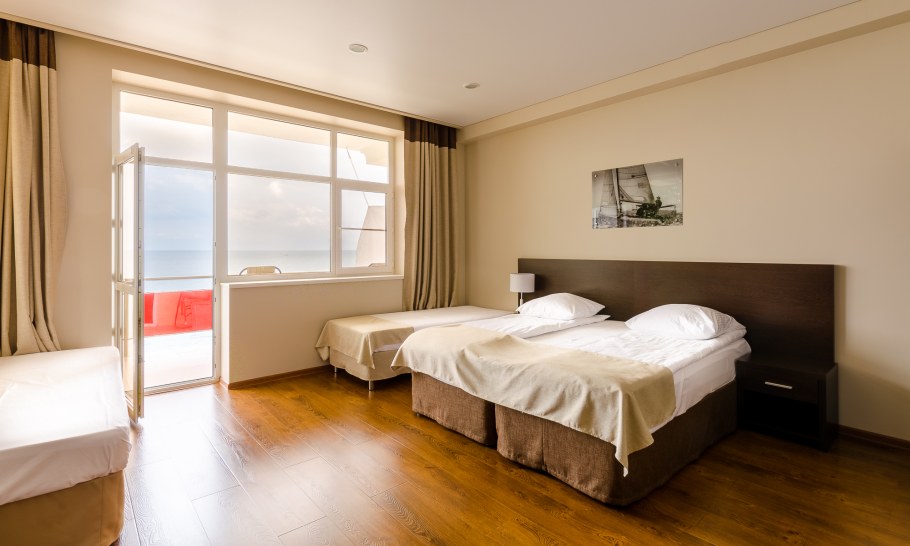 Руссо туристо Адлер