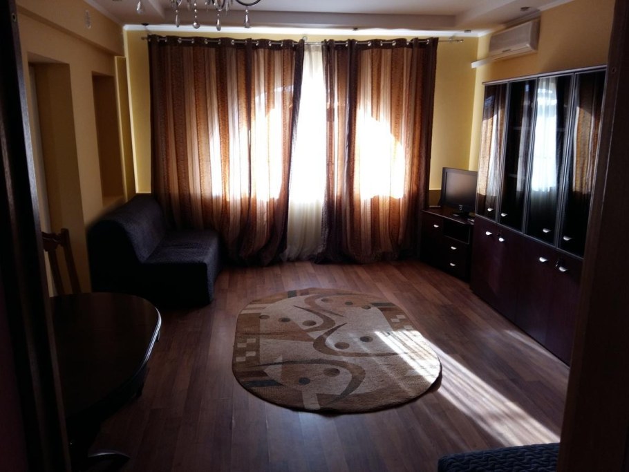 Таганрог, Адмирала Крюйса 15/1