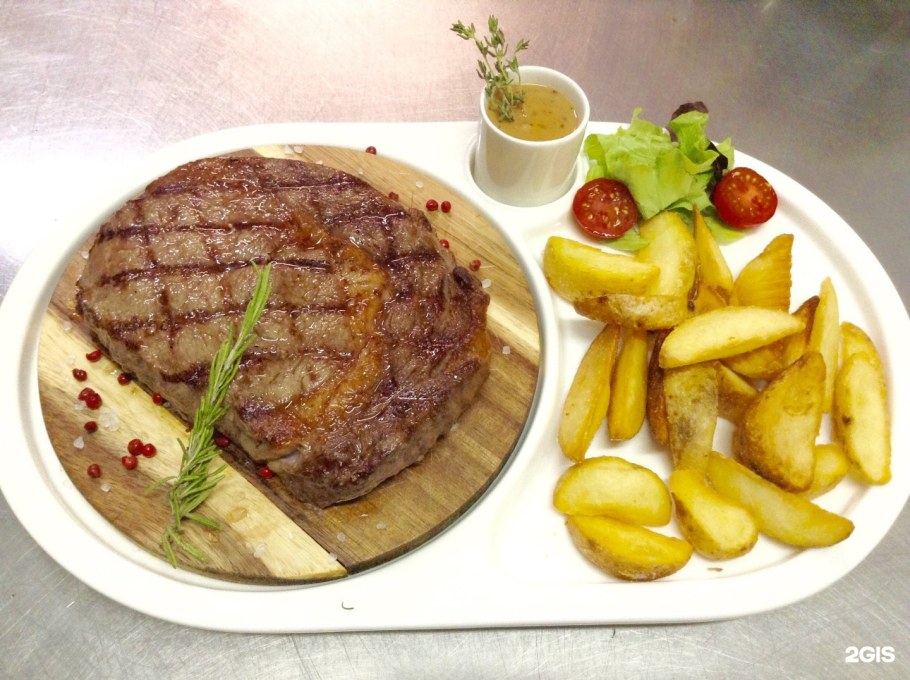 Стейк Рибай с картофельными дольками