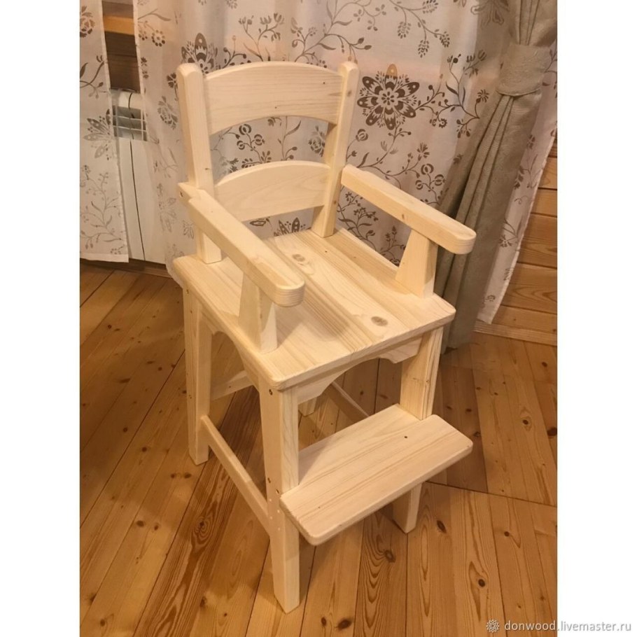 Детский деревянный стул