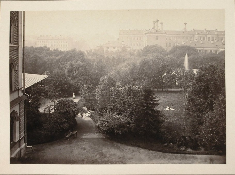 Павловский институт благородных девиц в Санкт-Петербурге