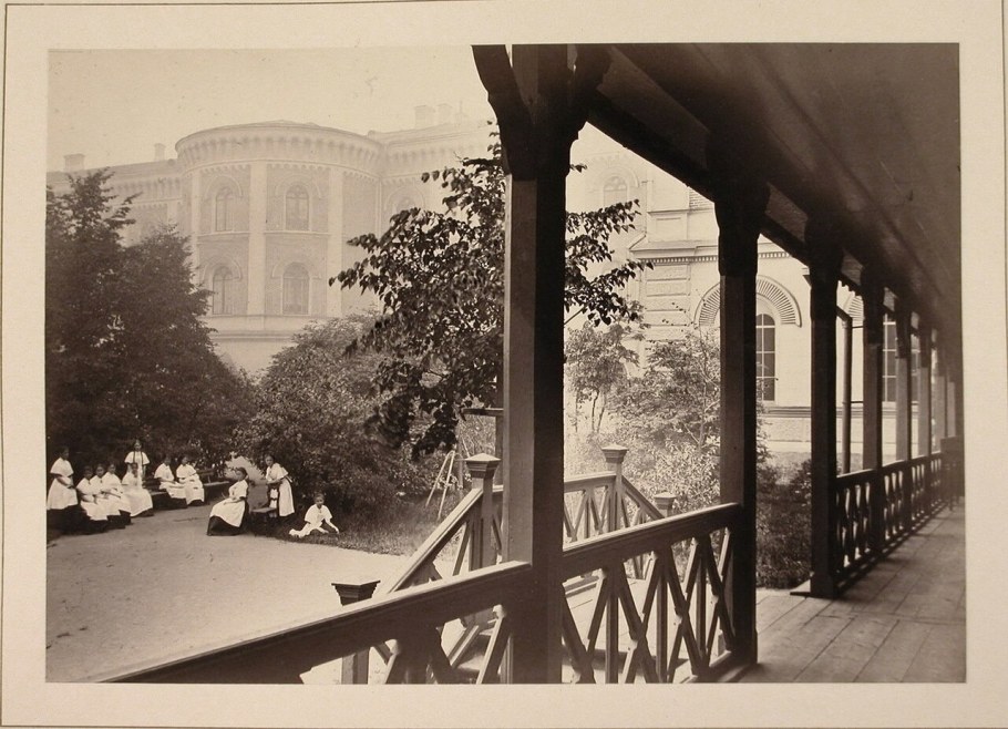 Павловский институт благородных девиц в Санкт-Петербурге