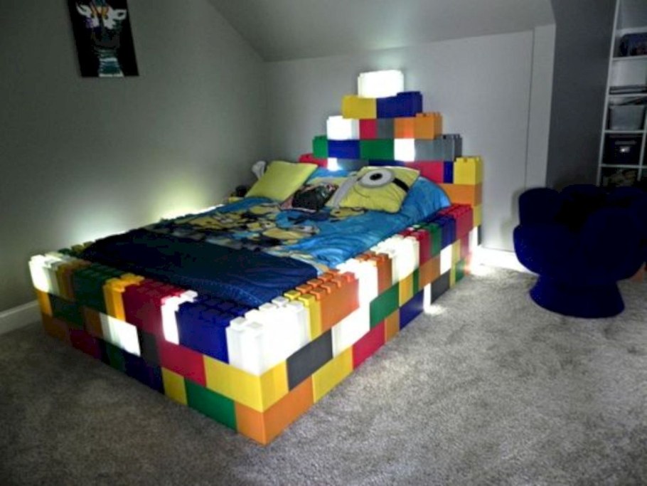 Кровать из лего