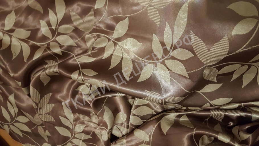 Шторы с коричневыми листочками