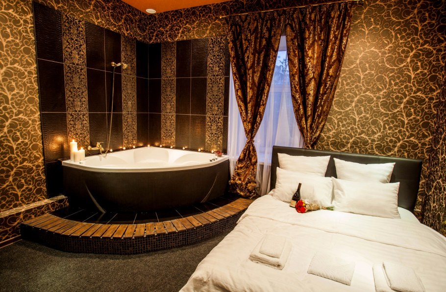 Отель Мартон Palace с джакузи