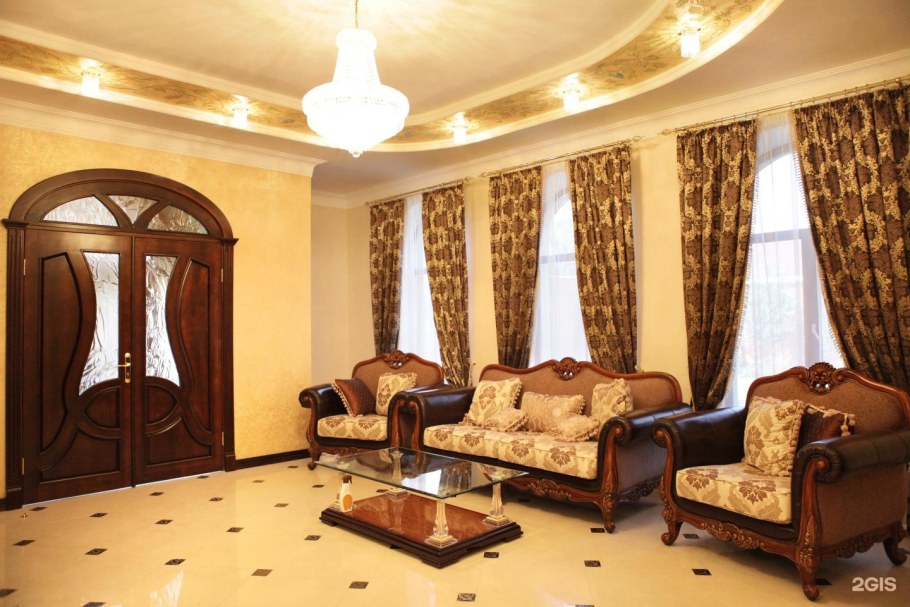 Холл корона в Махачкале