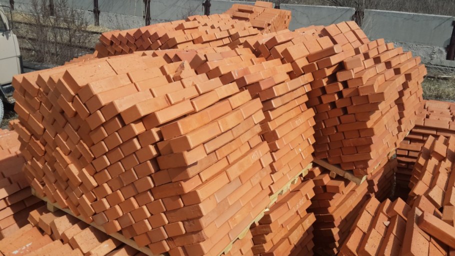 Кирпич красный забутовочный м100