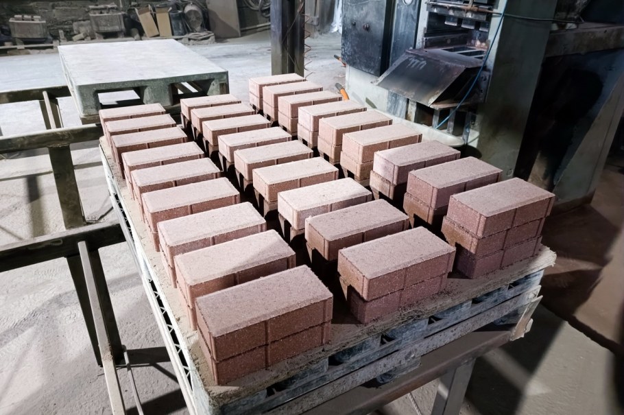 Кто на кирпичный завод из фильма