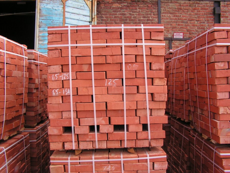 Кирпич красный Яр 150