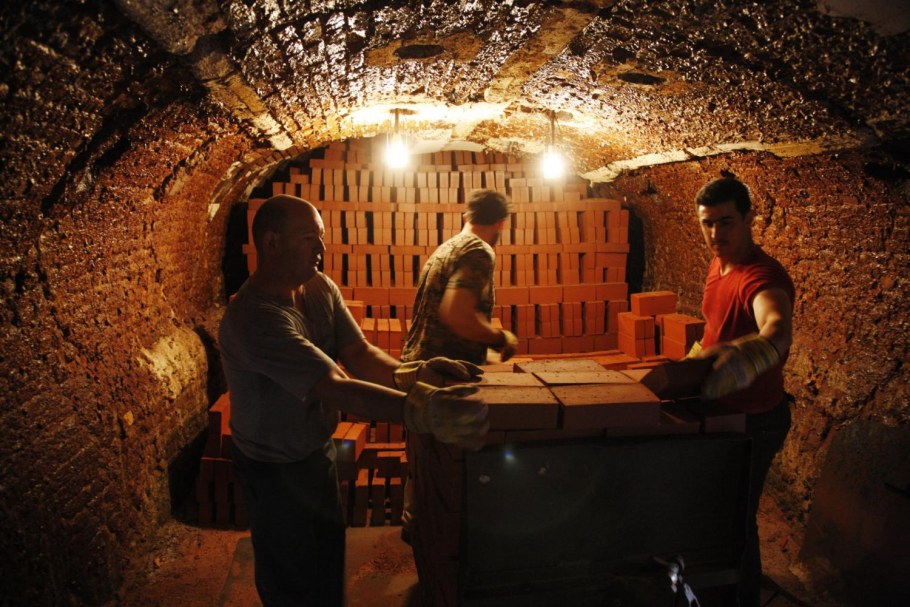 Обжигальщик кирпича