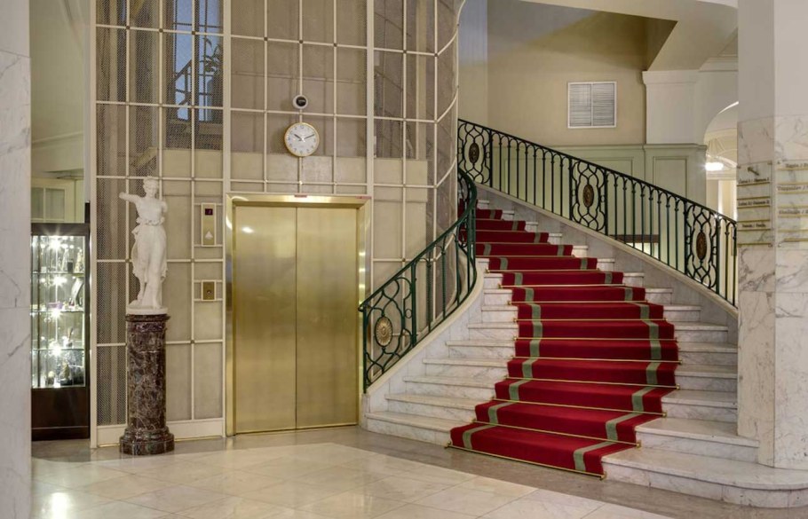 Астория гостиница Санкт-Петербург лестница