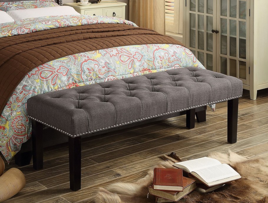 Кушетка прикроватная в спальню