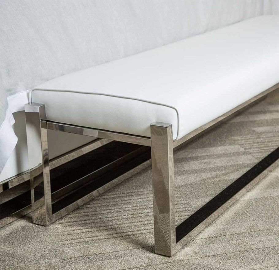 Прикроватная скамейка для спальни